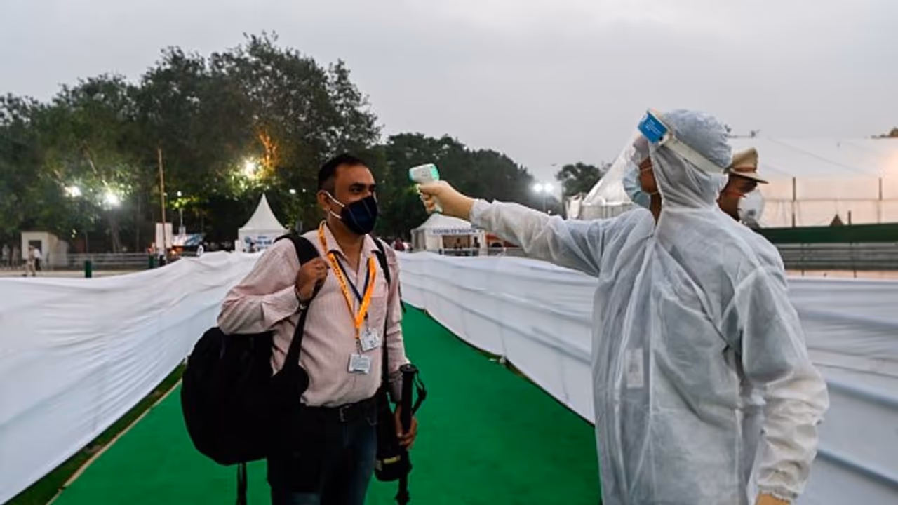खुशखबरी: देश में कोरोना रिकवरी दर पहुंची 72 फीसदी के करीब, दिल्ली में तेजी से स्वस्थ्य हो रहे हैं संक्रमित