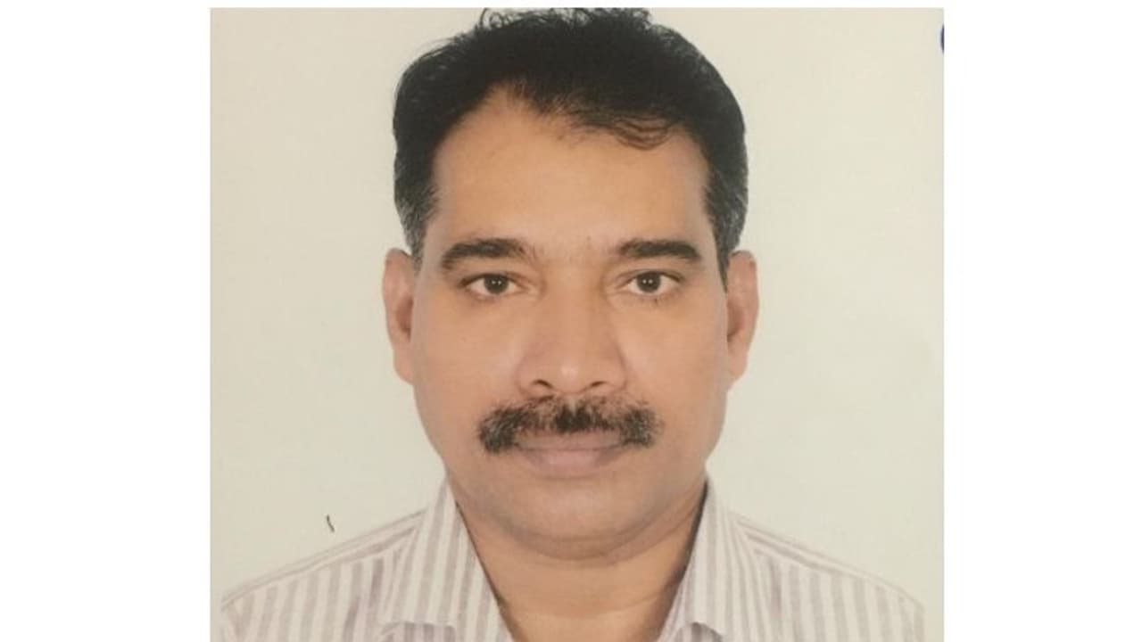 റോഡ് മുറിച്ചുകടക്കുന്നതിനിടെ വാഹനം ഇടിച്ച് പ്രവാസി മലയാളിക്ക് ദാരുണാന്ത്യം റോഡ് മുറിച്ചുകടക്കുന്നതിനിടെ വാഹനം ഇടിച്ച് പ്രവാസി മലയാളിക്ക് ദാരുണാന്ത്യം