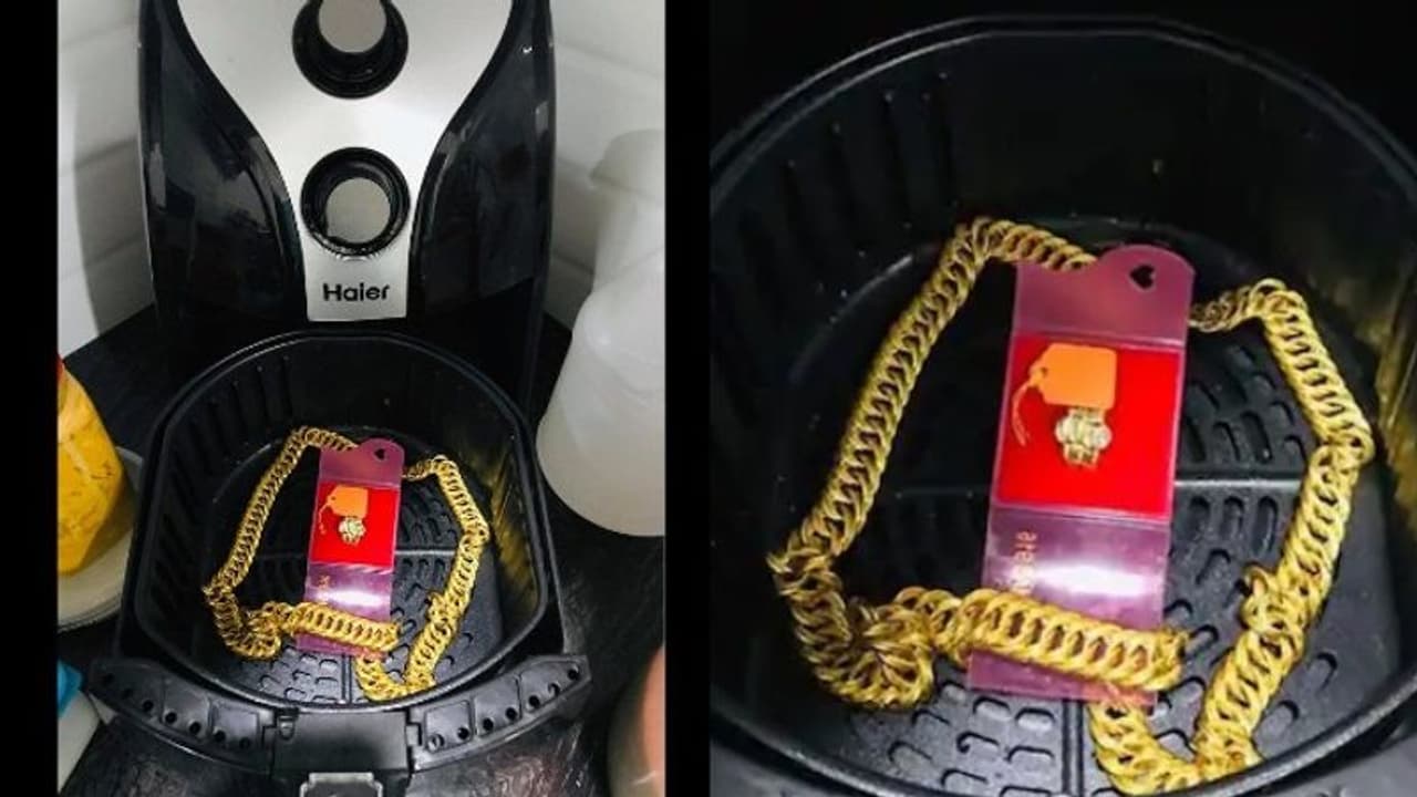 സർപ്രൈസ് നൽകാൻ സ്വർണമാല ഭർത്താവ് ഒളിപ്പിച്ചത് അടുക്കളയില്; ഭാര്യ അറിഞ്ഞത് രണ്ട് മാസം കഴിഞ്ഞ് ! സർപ്രൈസ് നൽകാൻ സ്വർണമാല ഭർത്താവ് ഒളിപ്പിച്ചത് അടുക്കളയില്; ഭാര്യ അറിഞ്ഞത് രണ്ട് മാസം കഴിഞ്ഞ് !