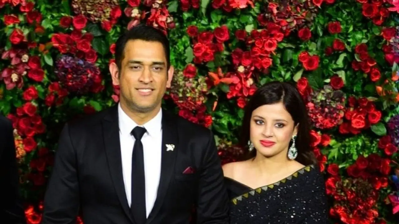 <p>ಟೀಮ್‌ ಇಂಡಿಯಾದ ಹೆಚ್ಚಿನ ಕ್ರಿಕೆಟಿಗರು ಬಾಲ್ಯದ ಗೆಳತಿ ಯಾ ಬಾಲಿವುಟ್‌ ನಟಿಯರನ್ನು ಪ್ರೀತಿಸಿ ಮದುವೆಯಾಗಿದ್ದಾರೆ. ಆದರೆ ಇದಕ್ಕೆ ವಿರುದ್ಧವಾಗಿ ಭಾರತದ ಕೆಲವು ಟಾಪ್‌ ಕ್ರಿಕೆಟರು ಆರೇಂಜ್ಡ್‌ ಮ್ಯಾರೇಜ್‌ ಸಹ ಆಗಿದ್ದಾರೆ.</p>
