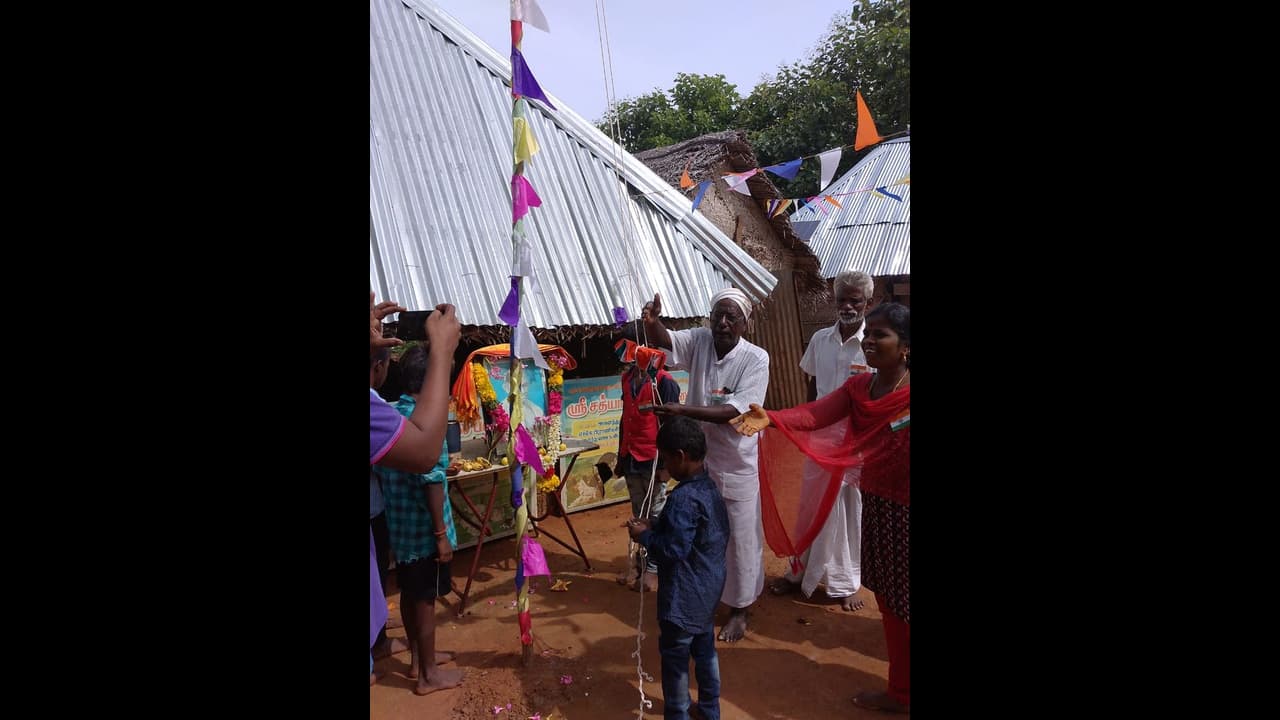 கூலி வேலை செய்து தியாகியை கவுரப்படுத்திய கிராமத்து மாணவர்கள்.! நெகிழ்ந்து போன தியாகி கண்ணதாசன்.!