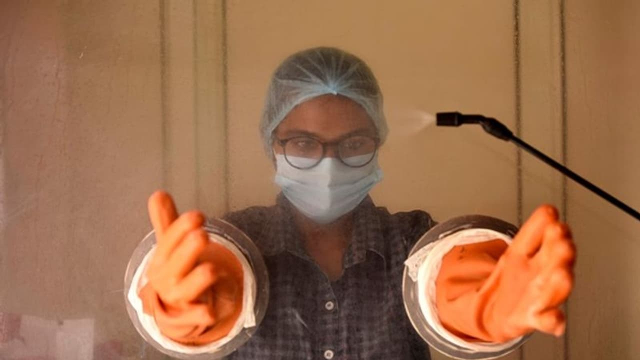 মোট মৃতের সংখ্যা বেড়ে ২,৪২৮ জন,রাজ্য়ে একদিনে করোনা আক্রান্ত তিন হাজারের বেশি