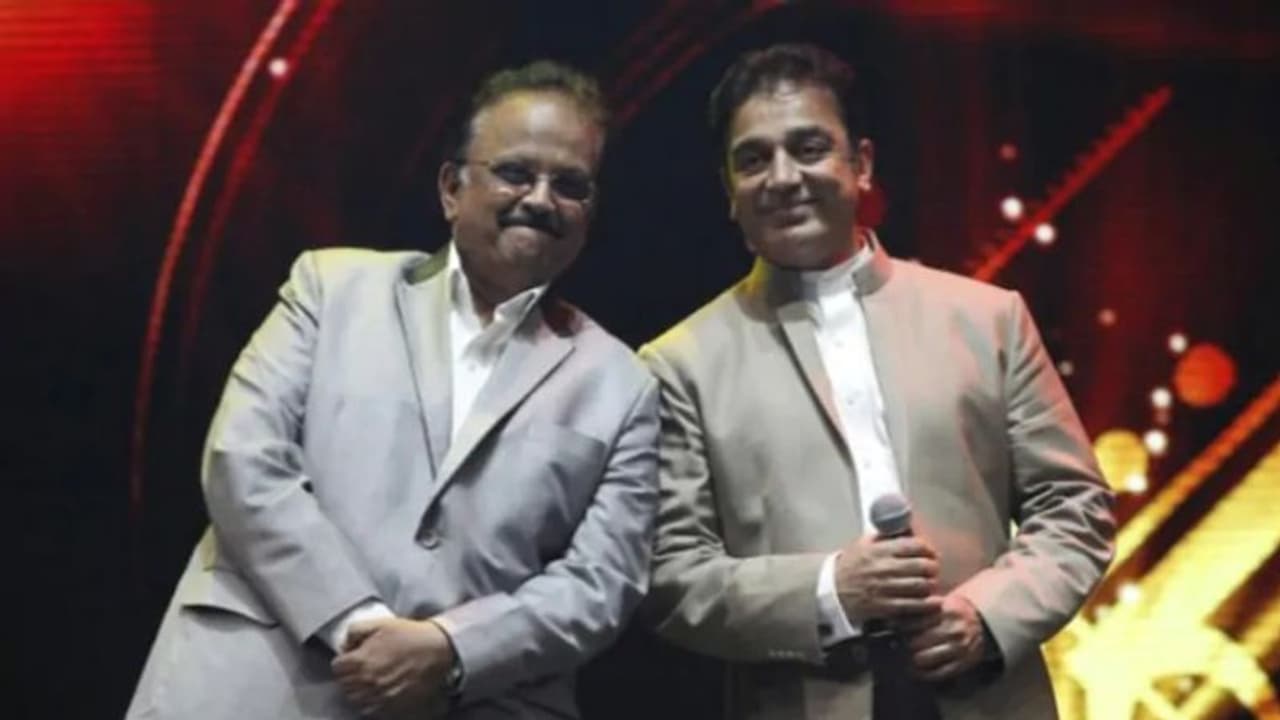 'നിങ്ങളുടെ ശബ്ദം ഉച്ചത്തിൽ പ്രതിധ്വനിക്കണം, ഉടനെ തിരിച്ചു വരൂ'; എസ്പിബിയ്ക്ക് വേണ്ടി പ്രാർത്ഥനയോടെ കമൽഹാസൻ 'നിങ്ങളുടെ ശബ്ദം ഉച്ചത്തിൽ പ്രതിധ്വനിക്കണം, ഉടനെ തിരിച്ചു വരൂ'; എസ്പിബിയ്ക്ക് വേണ്ടി പ്രാർത്ഥനയോടെ കമൽഹാസൻ