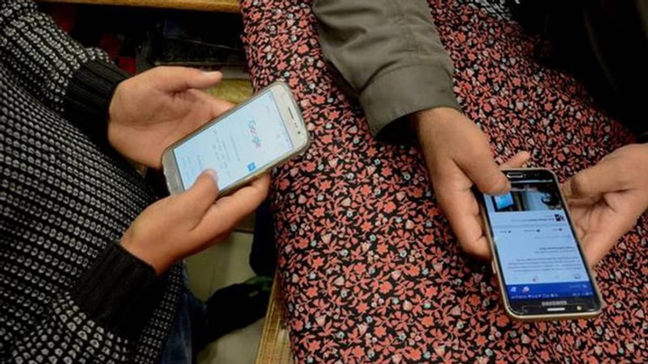 സമൂഹമാധ്യമങ്ങളിലൂടെ വിദ്വേഷ പ്രചാരണം: കശ്മീരിലെ ബദേർവായിൽ ഇൻ്റർനെറ്റ് സേവനങ്ങൾ നിർത്തിവച്ചു സമൂഹമാധ്യമങ്ങളിലൂടെ വിദ്വേഷ പ്രചാരണം: കശ്മീരിലെ ബദേർവായിൽ ഇൻ്റർനെറ്റ് സേവനങ്ങൾ നിർത്തിവച്ചു