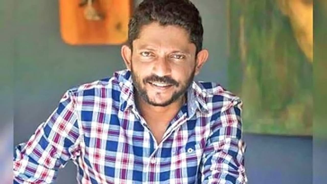 निशिकांत कामत : दृश्यम, मदारी जैसी फिल्मों के निर्देशक ने कम उम्र में बनाया था मुकाम, लीवर ने दिया धोखा निशिकांत कामत : दृश्यम, मदारी जैसी फिल्मों के निर्देशक ने कम उम्र में बनाया था मुकाम, लीवर ने दिया धोखा