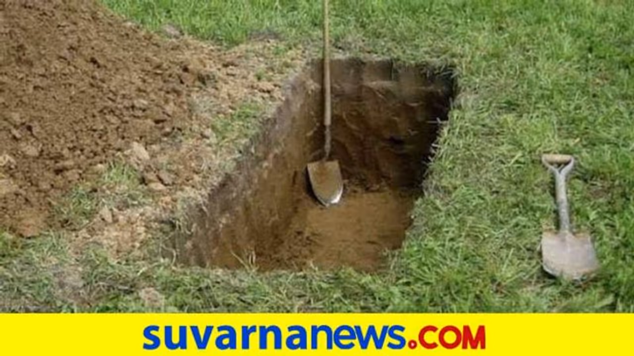 ಹೂವಿನಹಡಗಲಿ: ಸ್ಮಶಾನ ಮುಳುಗಡೆ, ಅಂತ್ಯಕ್ರಿಯೆಗೆ ಜನ ಹೈರಾಣು..! ಹೂವಿನಹಡಗಲಿ: ಸ್ಮಶಾನ ಮುಳುಗಡೆ, ಅಂತ್ಯಕ್ರಿಯೆಗೆ ಜನ ಹೈರಾಣು..!