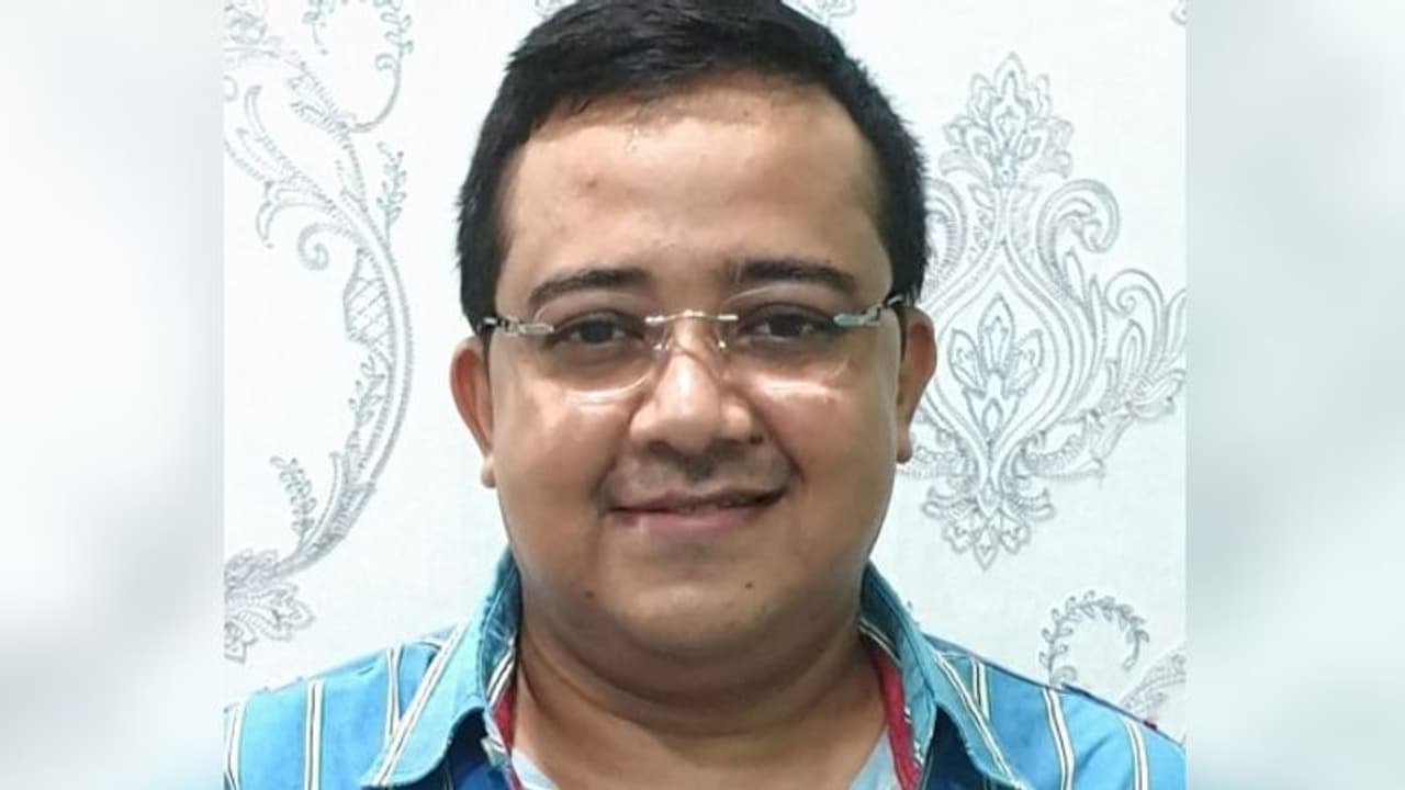 ফের ভাঙন বিজেপিতে, এবার দলের মিডিয়া সেলের প্রাক্তন প্রধান যোগ দিলেন তৃণমূলে ফের ভাঙন বিজেপিতে, এবার দলের মিডিয়া সেলের প্রাক্তন প্রধান যোগ দিলেন তৃণমূলে