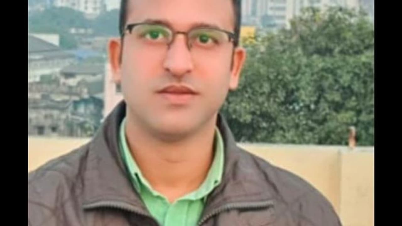 অন্যের শরীরে বেঁচে থাকুক সংগ্রাম, পথ দুর্ঘটনায় ছেলের ব্রেন ডেথের পর অঙ্গদান করে জানালেন বাবা মা অন্যের শরীরে বেঁচে থাকুক সংগ্রাম, পথ দুর্ঘটনায় ছেলের ব্রেন ডেথের পর অঙ্গদান করে জানালেন বাবা মা