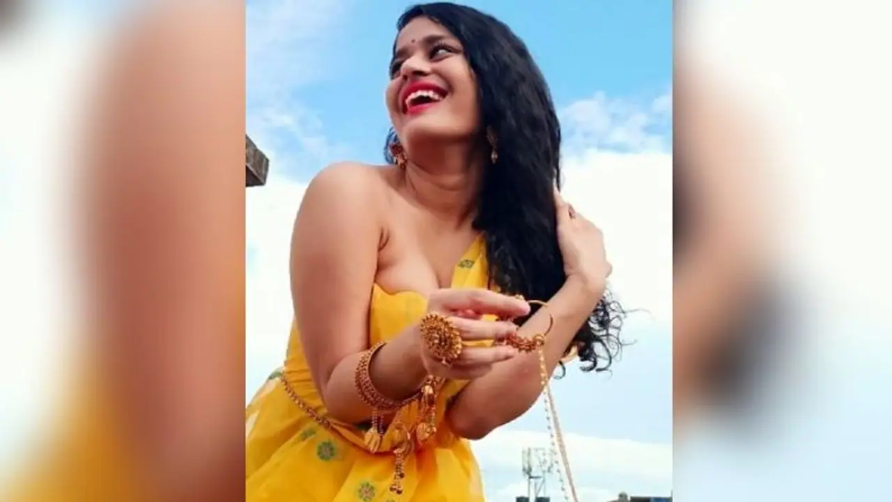 ছোট্ট ঝিলিক এখন ইন্টারনেট সেনসশন, সাবেকিয়ানায় ধরা দিলেন তিথি ছোট্ট ঝিলিক এখন ইন্টারনেট সেনসশন, সাবেকিয়ানায় ধরা দিলেন তিথি