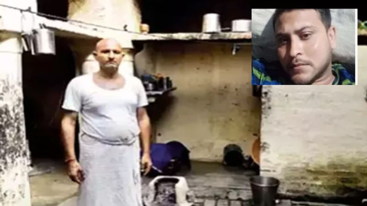 एक कमरे के टूटे मकान में रह रहे माता पिता, नहीं हो रहा विश्वास की बेटा दो दो फर्मों का है डायरेक्टर एक कमरे के टूटे मकान में रह रहे माता पिता, नहीं हो रहा विश्वास की बेटा दो दो फर्मों का है डायरेक्टर