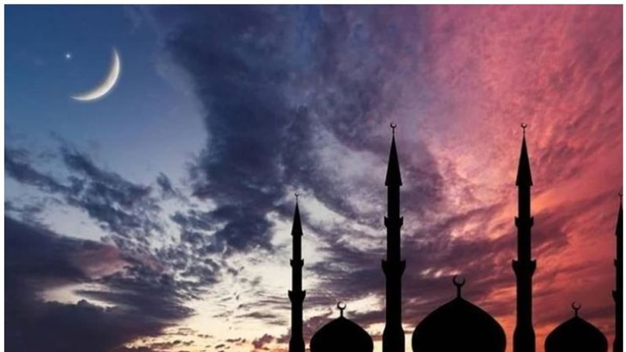 ഹിജ്റ വര്ഷാരംഭം; യുഎഇയില് സ്വകാര്യ മേഖലയ്ക്ക് ശമ്പളത്തോട് കൂടിയ അവധി പ്രഖ്യാപിച്ചു ഹിജ്റ വര്ഷാരംഭം; യുഎഇയില് സ്വകാര്യ മേഖലയ്ക്ക് ശമ്പളത്തോട് കൂടിയ അവധി പ്രഖ്യാപിച്ചു