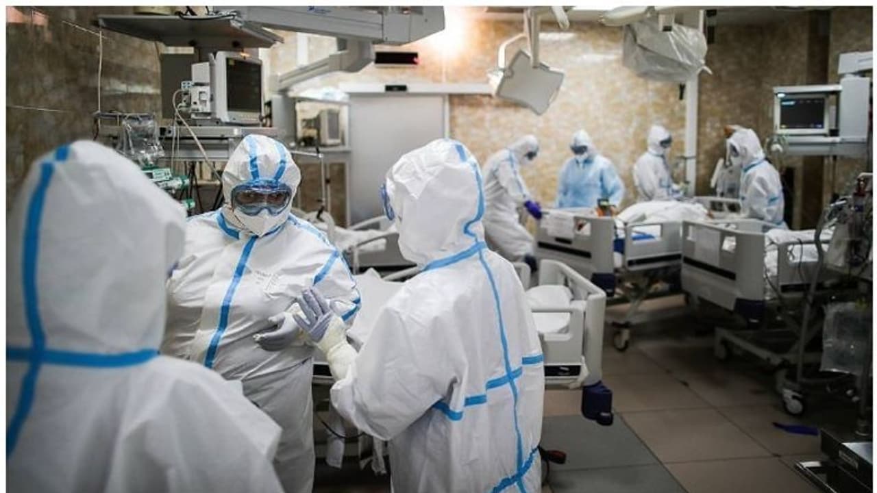 পুরনো সব রেকর্ড ভেঙে এবার দৈনিক আক্রান্ত ৭০ হাজারের কাছাকাছি, ২৮ লক্ষ ছাড়াল মোট সংক্রমণ