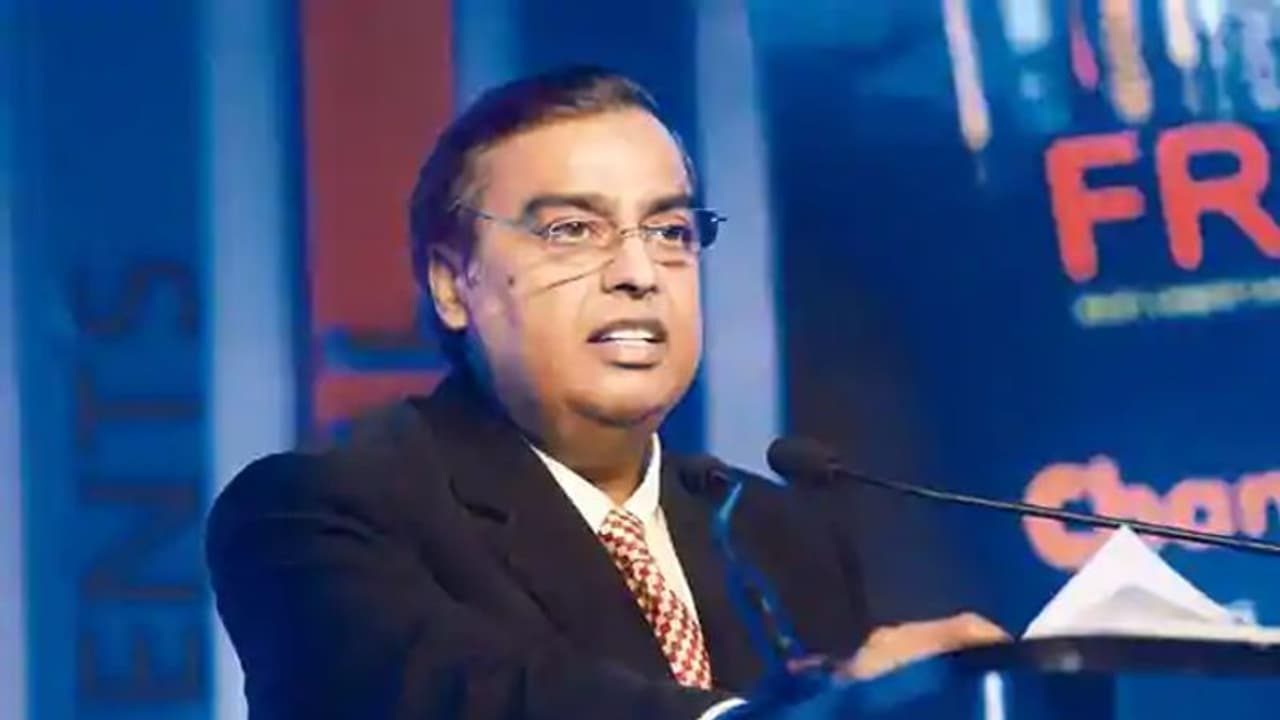 కరోనా వెంటాడిన తరగని ముకేష్ అంబానీ సంపద.. ఫోర్బ్స్ జాబితాలో మళ్ళీ టాప్.. కరోనా వెంటాడిన తరగని ముకేష్ అంబానీ సంపద.. ఫోర్బ్స్ జాబితాలో మళ్ళీ టాప్..