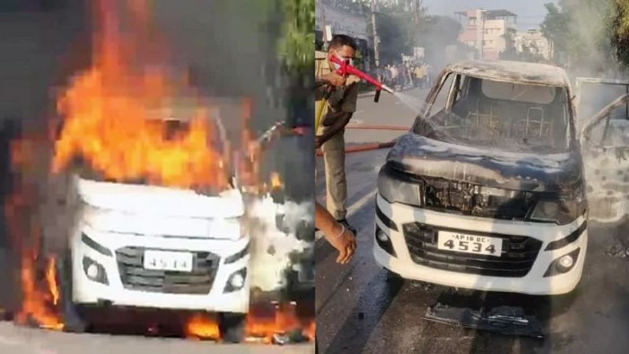 ബിസിനസ് തര്ക്കത്തെ തുടർന്ന് മൂന്നുപേരെ കാറിനുള്ളിലിട്ട് തീ കൊളുത്തി, ഒരാളുടെ നില ഗുരുതരം ബിസിനസ് തര്ക്കത്തെ തുടർന്ന് മൂന്നുപേരെ കാറിനുള്ളിലിട്ട് തീ കൊളുത്തി, ഒരാളുടെ നില ഗുരുതരം