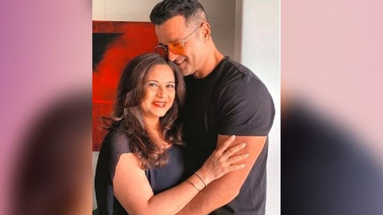 ভালবাসার বিভিন্ন রূপ নিয়ে এক্সক্লুসিভ সাক্ষাৎকারে রোহিত এবং মানসী, তুলে ধরলেন 'লকড ইন লাভ'র বিশষত্ব ভালবাসার বিভিন্ন রূপ নিয়ে এক্সক্লুসিভ সাক্ষাৎকারে রোহিত এবং মানসী, তুলে ধরলেন 'লকড ইন লাভ'র বিশষত্ব