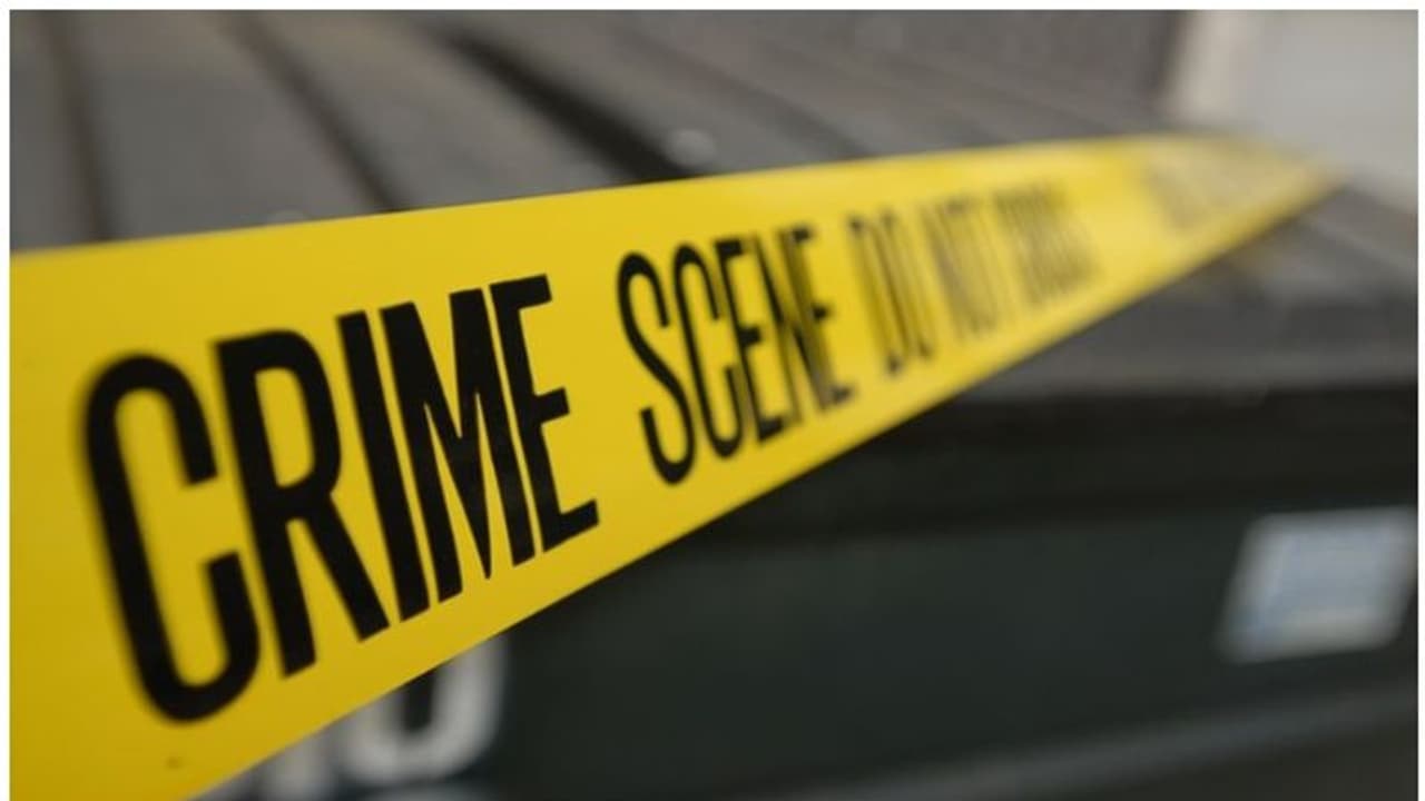 షాక్: బస్సును హైజాక్ చేసిన ఫైనాన్స్ కంపెనీ ఉద్యోగులు షాక్: బస్సును హైజాక్ చేసిన ఫైనాన్స్ కంపెనీ ఉద్యోగులు