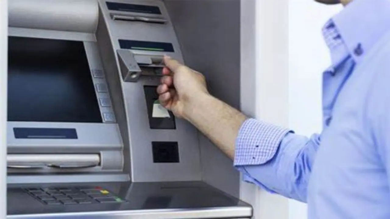 লকডাউনেই সামনে এল পরিচারিকার কুকীর্তি, মৃত গৃহকর্তার এটিএম কার্ড হাতিয়ে গায়েব ৩৫ লক্ষ