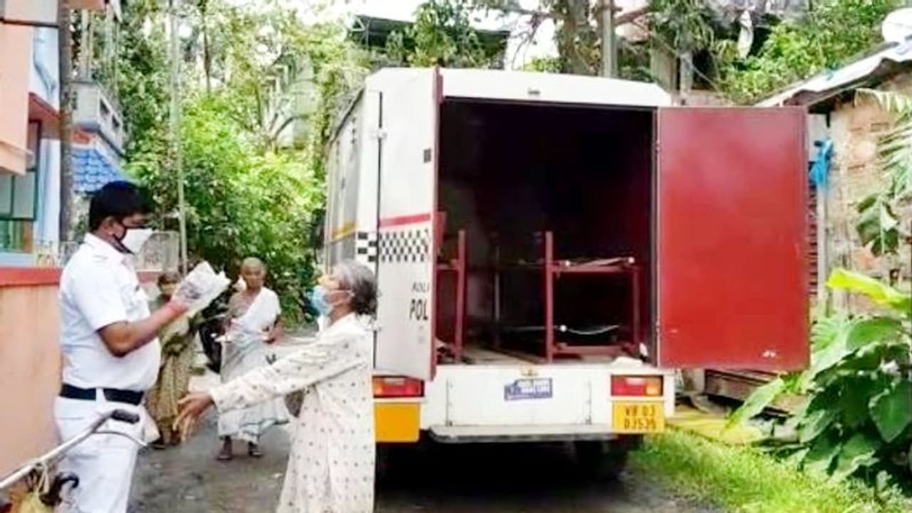 ফের রবিনসন স্ট্রিটের ছায়া, বেহালায় বাবার পচা গলা দেহ আগলে মেয়ে