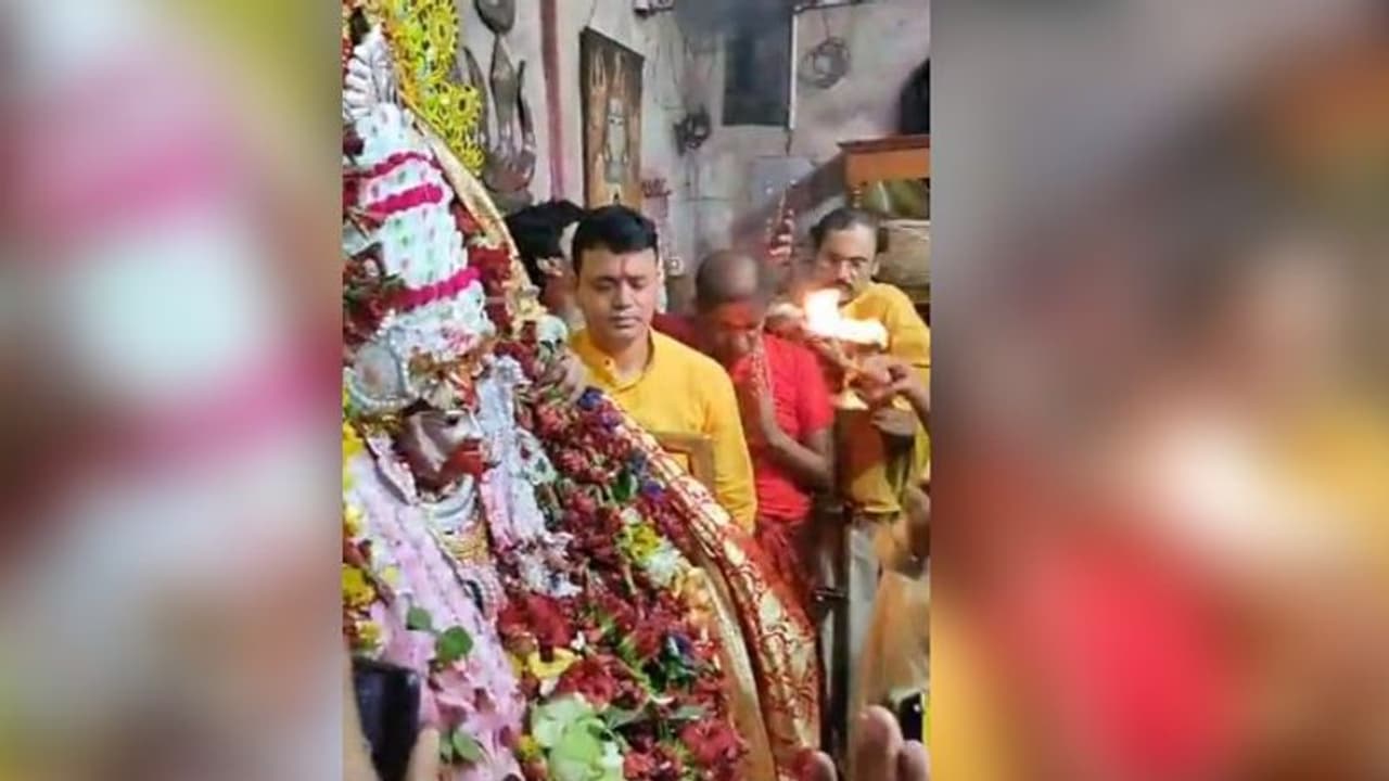 পাঞ্জাবী পরে পুজো দিলেন তারাপীঠের গর্ভগৃহে, কৌশিকী অমাবস্যায় 'নিয়ম ভাঙলেন' পুলিশ সুপার