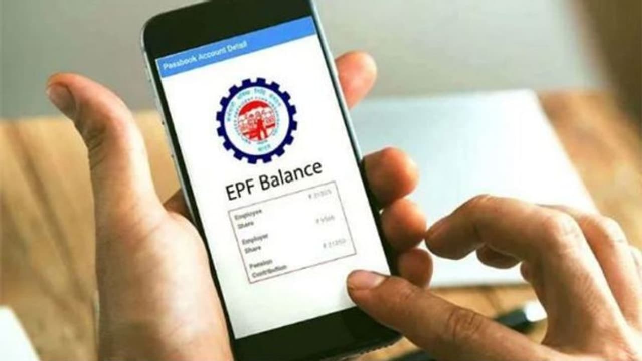 కేవలం ఒక్క ఎస్ఎంఎస్ లేదా మిస్డ్ కాల్తో మీ పిఎఫ్ బ్యాలెన్స్ తెలుసుకోవచ్చు.. ఎలా అంటే ? కేవలం ఒక్క ఎస్ఎంఎస్ లేదా మిస్డ్ కాల్తో మీ పిఎఫ్ బ్యాలెన్స్ తెలుసుకోవచ్చు.. ఎలా అంటే ?