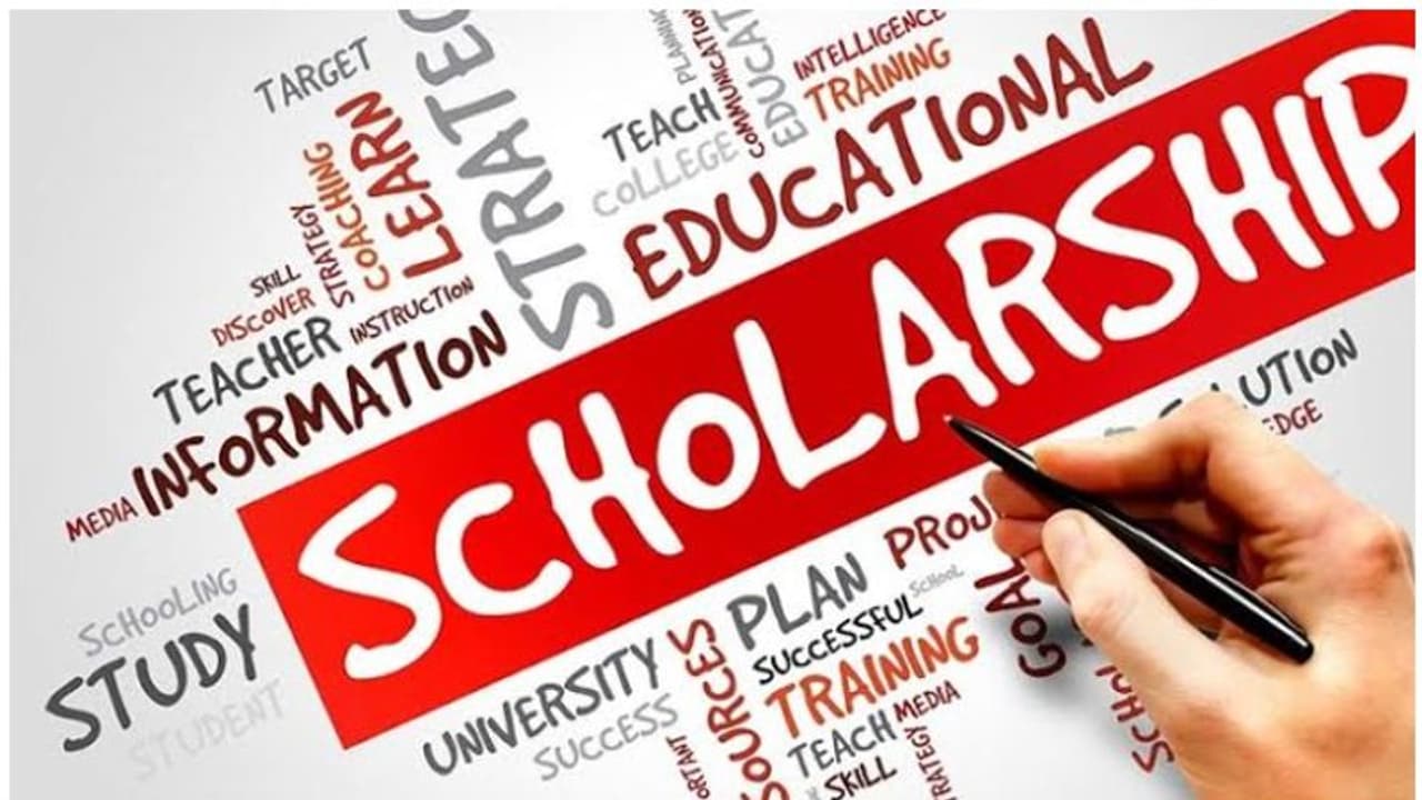 സമന്വയ തുടര്വിദ്യാഭ്യാസ പദ്ധതി: 100 ട്രാൻസ്ജെൻഡർ വിദ്യാർത്ഥികൾക്ക് സ്കോളർഷിപ്പ് നൽകും സമന്വയ തുടര്വിദ്യാഭ്യാസ പദ്ധതി: 100 ട്രാൻസ്ജെൻഡർ വിദ്യാർത്ഥികൾക്ക് സ്കോളർഷിപ്പ് നൽകും