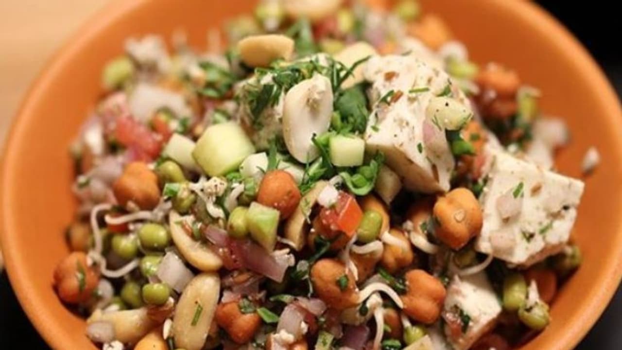 পাতে রাখুন পুষ্টিতে ভরপুর প্রোটিন সমৃদ্ধ স্যালাদ, যা সুস্থ রাখবে শরীর