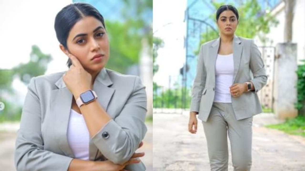 എക്സി ലുക്കിൽ ബോൾഡ് ചിത്രങ്ങളുമായി ഷംന കാസിം