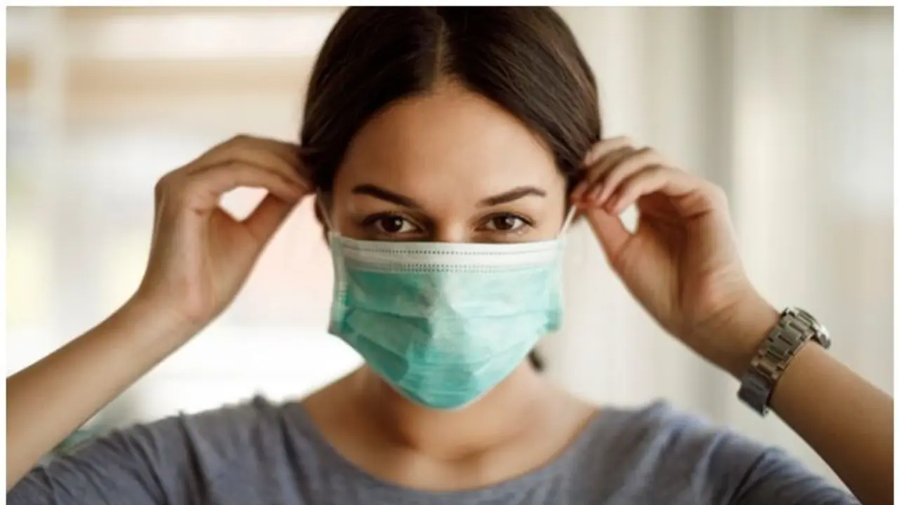 കാറിൽ തനിച്ച് യാത്ര ചെയ്യുമ്പോൾ മാസ്ക് നിർബന്ധമാണോ? ആരോഗ്യമന്ത്രാലയം പറയുന്നതിങ്ങനെ...