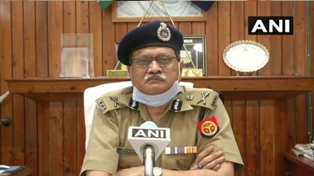 COVID 19 से फीका हुआ त्यौहारों का रंग, पंडालों में नहीं विराजेंगे गजानन; मुहर्रम में ताजिये पर भी रोक COVID 19 से फीका हुआ त्यौहारों का रंग, पंडालों में नहीं विराजेंगे गजानन; मुहर्रम में ताजिये पर भी रोक