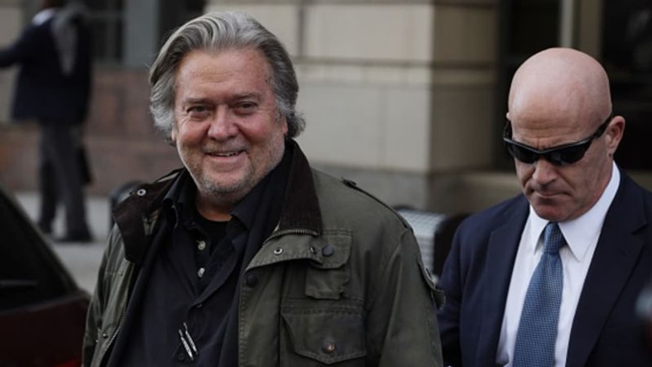 মার্কিন যুক্তরাষ্ট্রেও 'কাটমানি', পাঁচিল তৈরির টাকা জালিয়াতিকাণ্ডে গ্রেফতার ট্রাম্পের প্রাক্তন উপদেষ্টা মার্কিন যুক্তরাষ্ট্রেও 'কাটমানি', পাঁচিল তৈরির টাকা জালিয়াতিকাণ্ডে গ্রেফতার ট্রাম্পের প্রাক্তন উপদেষ্টা