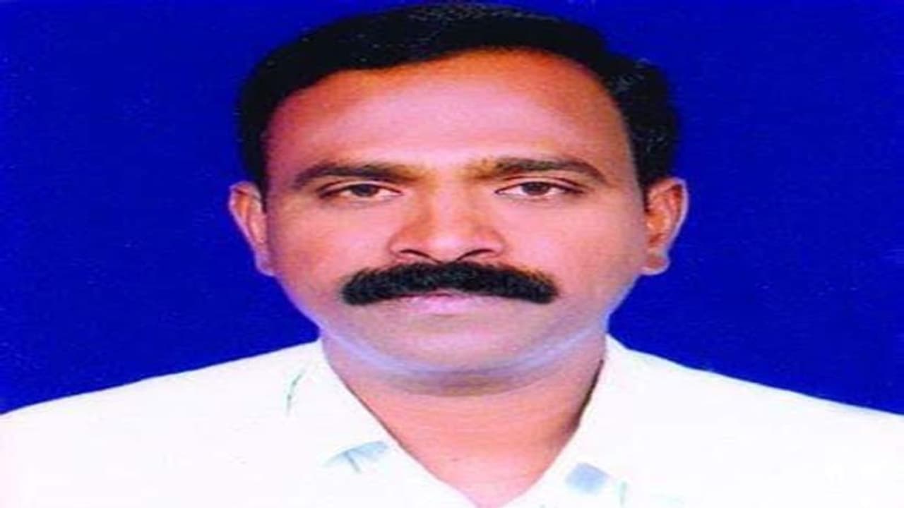 డాక్టర్ పోరెడ్డి రంగయ్య తెలుగు కవిత: ధ్వజమెత్తిన అక్షరం డాక్టర్ పోరెడ్డి రంగయ్య తెలుగు కవిత: ధ్వజమెత్తిన అక్షరం