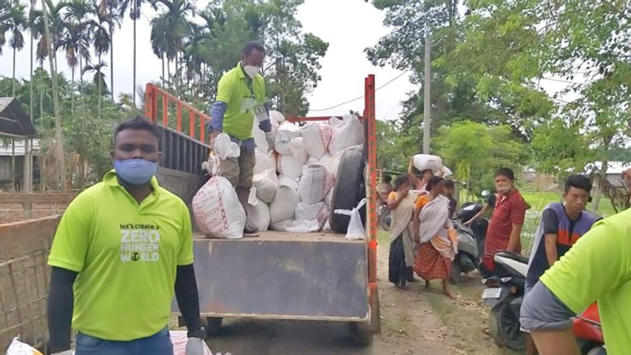 नारायण सेवा संस्थान असम के बाढ़ प्रभावित क्षेत्रों में 1000 परिवारों को करेगा भोजन सामग्री का वितरण नारायण सेवा संस्थान असम के बाढ़ प्रभावित क्षेत्रों में 1000 परिवारों को करेगा भोजन सामग्री का वितरण