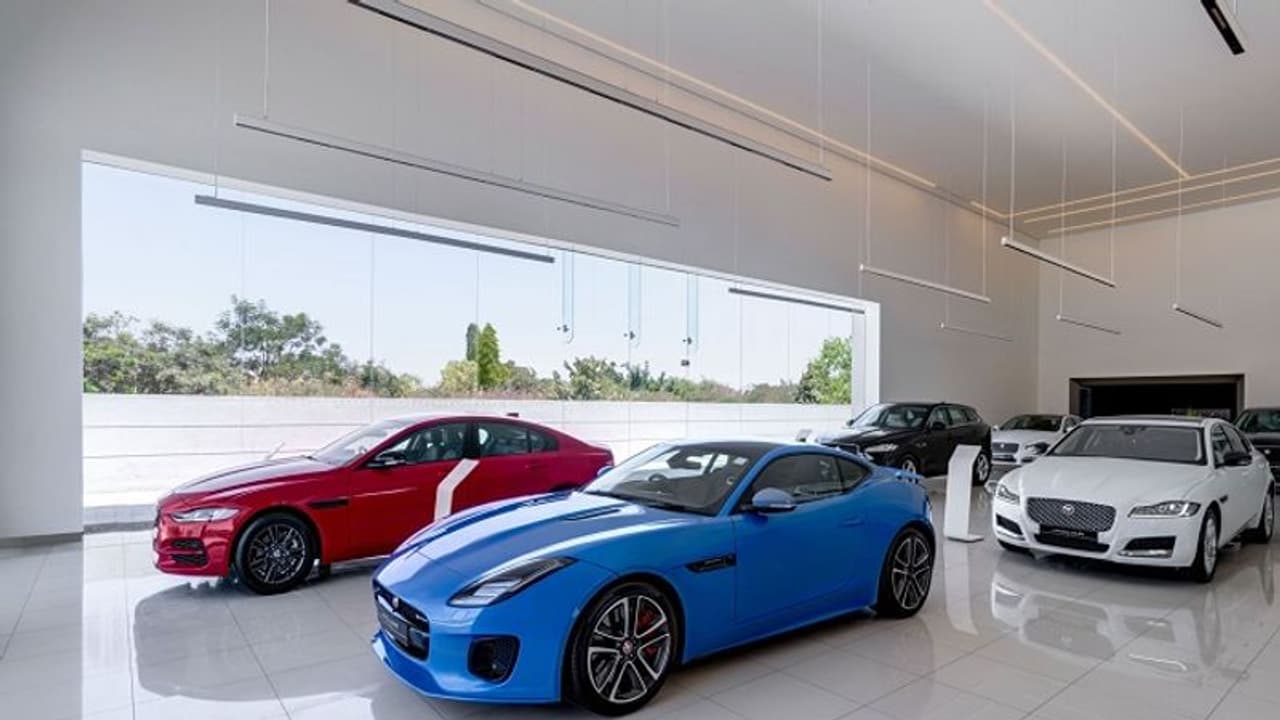 ಬೆಂಗಳೂರಿನಲ್ಲಿ ನೂತನ ಜಾಗ್ವಾರ್ ಲ್ಯಾಂಡ್‌ ರೋವರ್ ರೀಟೈಲರ್ ಘಟಕ ಉದ್ಘಾಟನೆ!