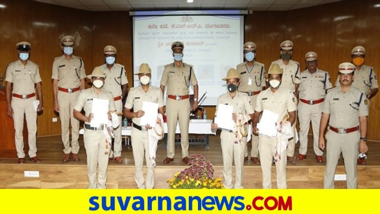 ಕೊರೋನಾ ಗೆದ್ದ ಬಳಿಕವೂ ಮಾನವೀಯತೆ ಮೆರೆದ KSRP ಪೊಲೀಸ್ರು ಕೊರೋನಾ ಗೆದ್ದ ಬಳಿಕವೂ ಮಾನವೀಯತೆ ಮೆರೆದ KSRP ಪೊಲೀಸ್ರು