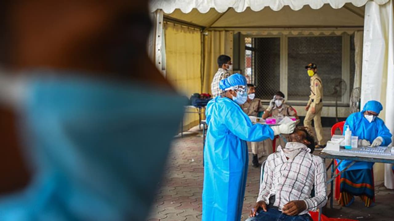 देश में कोरोना संक्रमितों का आंकड़ा 59 लाख के पार, लेकिन एक्टिव मामले अब हो रहे हैं कम