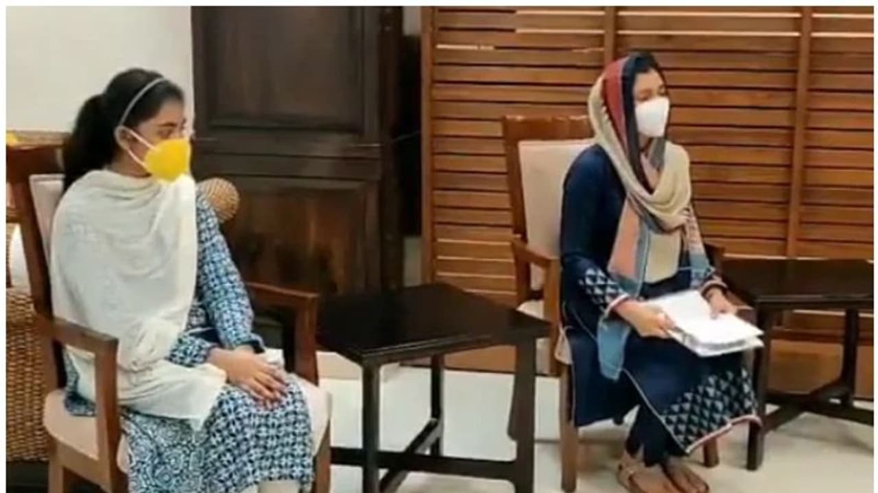 സ്ത്രീധനം ചോദിച്ച് പീഡനം, പിന്നാലെ വാട്സ് ആപ്പ് കോളിലൂടെ മുത്തലാഖ്; പരാതിയുമായി യുവതി സ്ത്രീധനം ചോദിച്ച് പീഡനം, പിന്നാലെ വാട്സ് ആപ്പ് കോളിലൂടെ മുത്തലാഖ്; പരാതിയുമായി യുവതി