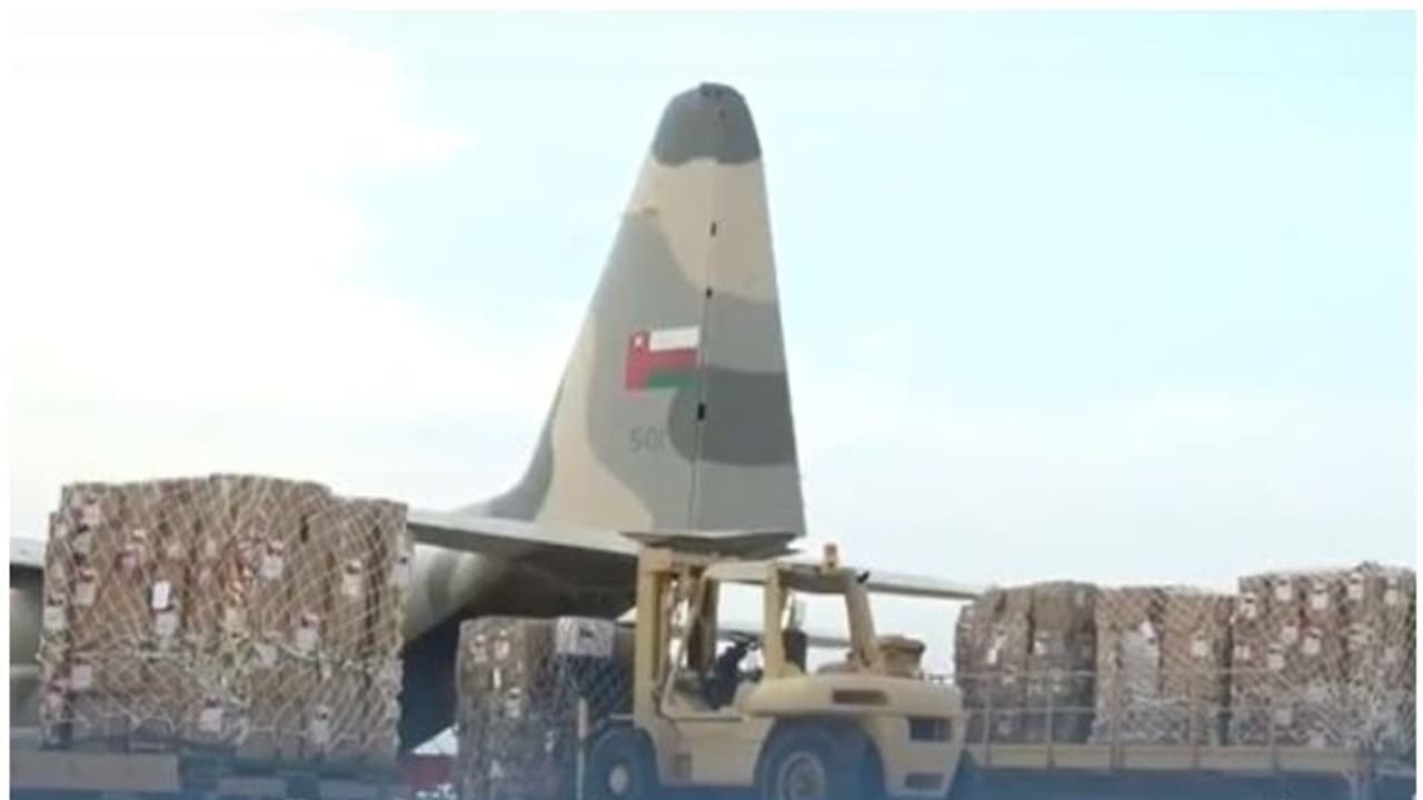 ലെബനനിലേക്ക് കൂടുതല് സഹായമെത്തിച്ച് ഒമാന് ലെബനനിലേക്ക് കൂടുതല് സഹായമെത്തിച്ച് ഒമാന്