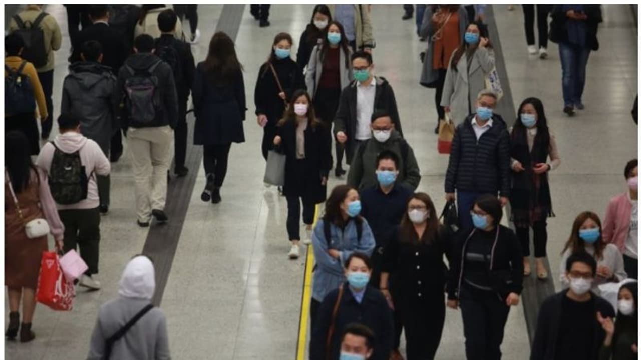 60 വയസ്സിന് താഴെയുള്ളവർ മുതിർന്നവരേക്കാൾ മൂന്നിരട്ടി കൊവിഡ് പരത്താൻ സാധ്യതയെന്ന് പഠനം 60 വയസ്സിന് താഴെയുള്ളവർ മുതിർന്നവരേക്കാൾ മൂന്നിരട്ടി കൊവിഡ് പരത്താൻ സാധ്യതയെന്ന് പഠനം