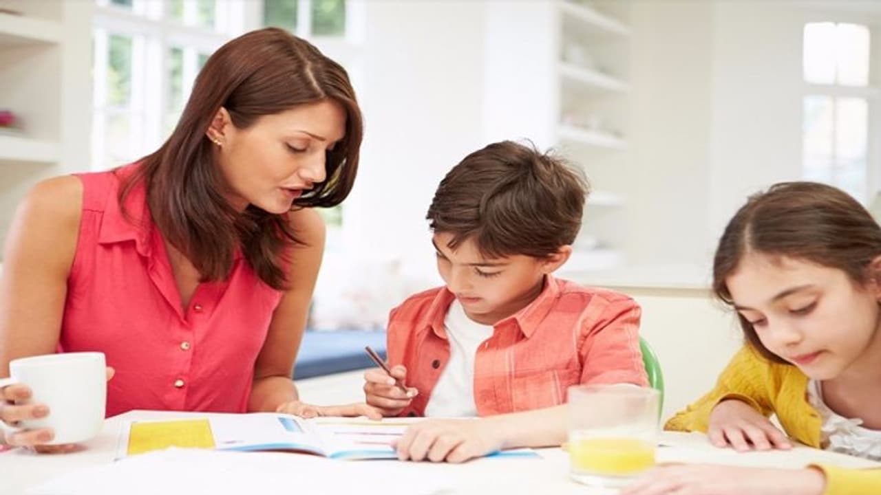 क्या आपका बच्चा पढ़ाई से दूर भागता है, ये 5 टिप्स होंगे कारगर क्या आपका बच्चा पढ़ाई से दूर भागता है, ये 5 टिप्स होंगे कारगर