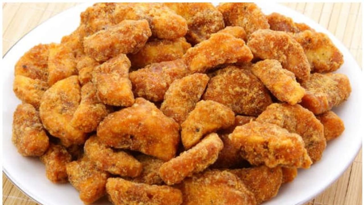 ഈ ഓണത്തിന് ശര്ക്കര ഉപ്പേരി വീട്ടില് തന്നെ തയ്യാറാക്കാം ഈ ഓണത്തിന് ശര്ക്കര ഉപ്പേരി വീട്ടില് തന്നെ തയ്യാറാക്കാം