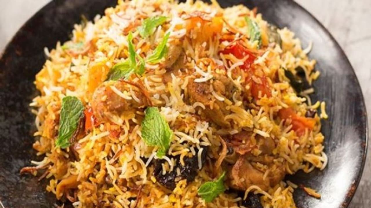চেখে দেখুন এই লোভনীয় পদ, রইল সিন্ধি বিরিয়ানি তৈরির সহজ কৌশল চেখে দেখুন এই লোভনীয় পদ, রইল সিন্ধি বিরিয়ানি তৈরির সহজ কৌশল