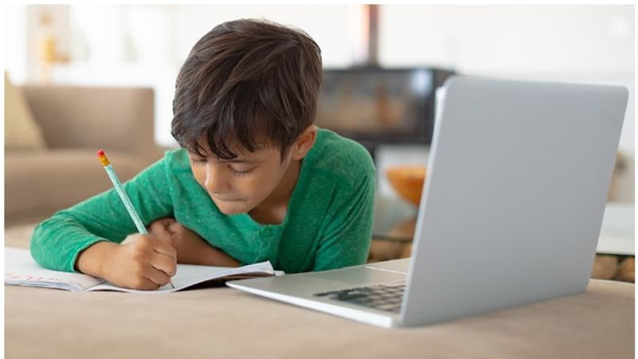 ഖത്തറില് ഓണ്ലൈന് ക്ലാസ്മുറി പഠനം; വിശദമായ മാര്ഗനിര്ദ്ദേശങ്ങള് പുറത്തിറക്കി ഖത്തറില് ഓണ്ലൈന് ക്ലാസ്മുറി പഠനം; വിശദമായ മാര്ഗനിര്ദ്ദേശങ്ങള് പുറത്തിറക്കി