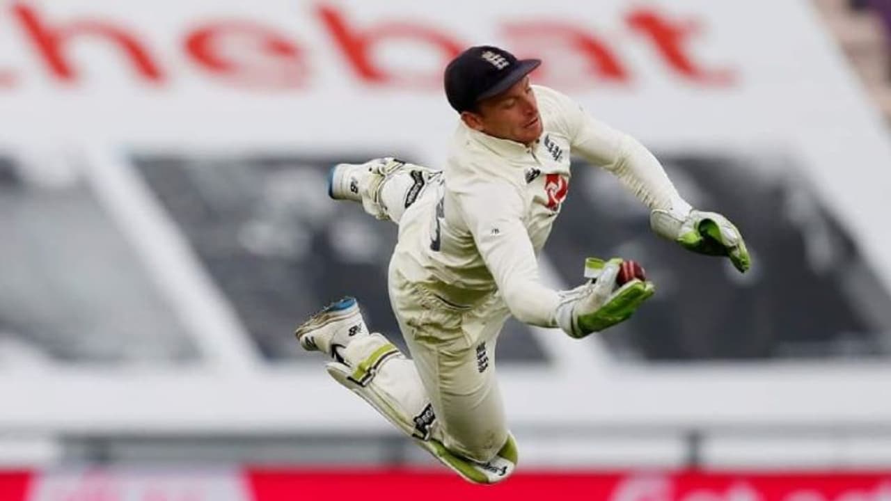 അവിശ്വസനീയം, ഇങ്ങനെയുമുണ്ടോ ഒരു പിടുത്തം..? അഫ്രീദിയെ പുറത്താക്കാന് ബട്ലറെടുത്ത ക്യാച്ച് കാണാം വീഡിയോ അവിശ്വസനീയം, ഇങ്ങനെയുമുണ്ടോ ഒരു പിടുത്തം..? അഫ്രീദിയെ പുറത്താക്കാന് ബട്ലറെടുത്ത ക്യാച്ച് കാണാം വീഡിയോ