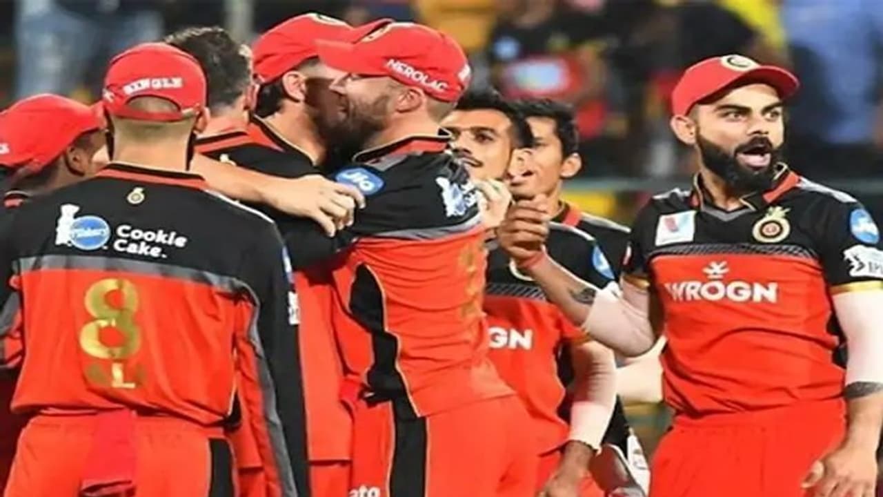 IPL 2020: ಬರೋಬ್ಬರಿ 2,500 ಕೋಟಿ ಆದಾಯ ನಿರೀಕ್ಷೆಯಲ್ಲಿ ಸ್ಟಾರ್ ಸ್ಪೋರ್ಟ್ಸ್! IPL 2020: ಬರೋಬ್ಬರಿ 2,500 ಕೋಟಿ ಆದಾಯ ನಿರೀಕ್ಷೆಯಲ್ಲಿ ಸ್ಟಾರ್ ಸ್ಪೋರ್ಟ್ಸ್!