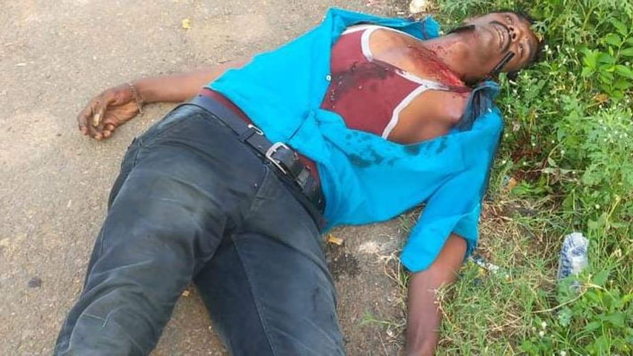 విజయవాడ వాంబే కాలనీలో యువకుడి దారుణ హత్య విజయవాడ వాంబే కాలనీలో యువకుడి దారుణ హత్య