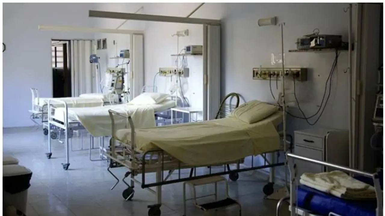 Gujarat: 6 kids among 14 dead as mysterious fever in Kutch worsens; 50 medical teams roped in to tackle crisis Gujarat: 6 kids among 14 dead as mysterious fever in Kutch worsens; 50 medical teams roped in to tackle crisis