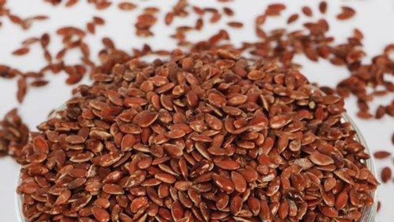 ఆరోగ్యానికి అవిసె గింజలు.. ఎన్ని ఉపయోగాలో..! ఆరోగ్యానికి అవిసె గింజలు.. ఎన్ని ఉపయోగాలో..!