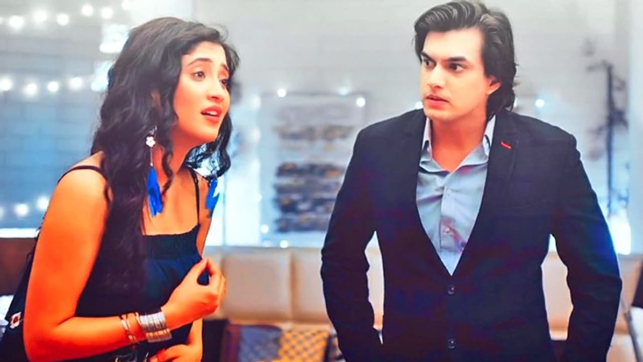 ये रिश्ता क्या कहलाता है के सेट पर कई लोगों को हुआ कोरोना संक्रमण, आनन फानन में रोकनी पड़ी शूटिंग ये रिश्ता क्या कहलाता है के सेट पर कई लोगों को हुआ कोरोना संक्रमण, आनन फानन में रोकनी पड़ी शूटिंग