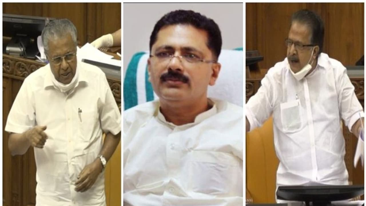 'മതഗ്രന്ഥം എത്തിച്ചത് സഹായം', എന്ന് മുഖ്യമന്ത്രി, 'അത് മതഗ്രന്ഥമെന്ന് എന്തുറപ്പ്?' ചെന്നിത്തല