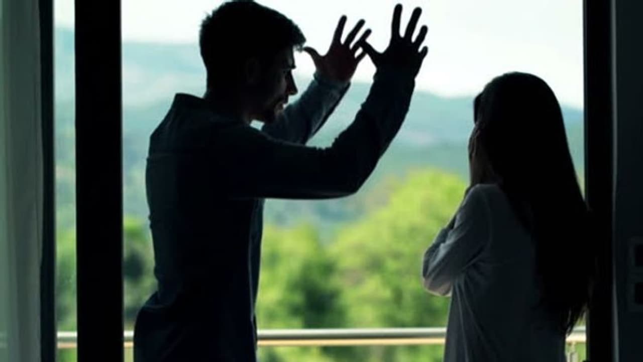 पुलिस स्टेशन पहुंची पत्नी,बोली मैं रोज 2 लीटर दूध उबालती हूं,पति सब पी जाते हैं,मनपसंद का खाना नहीं खिलाते पुलिस स्टेशन पहुंची पत्नी,बोली मैं रोज 2 लीटर दूध उबालती हूं,पति सब पी जाते हैं,मनपसंद का खाना नहीं खिलाते